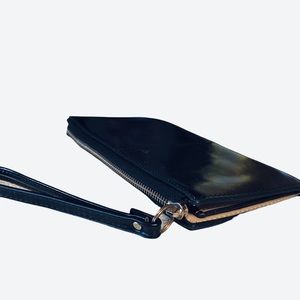 😍 Black leather • classy, fun & functional wristlet